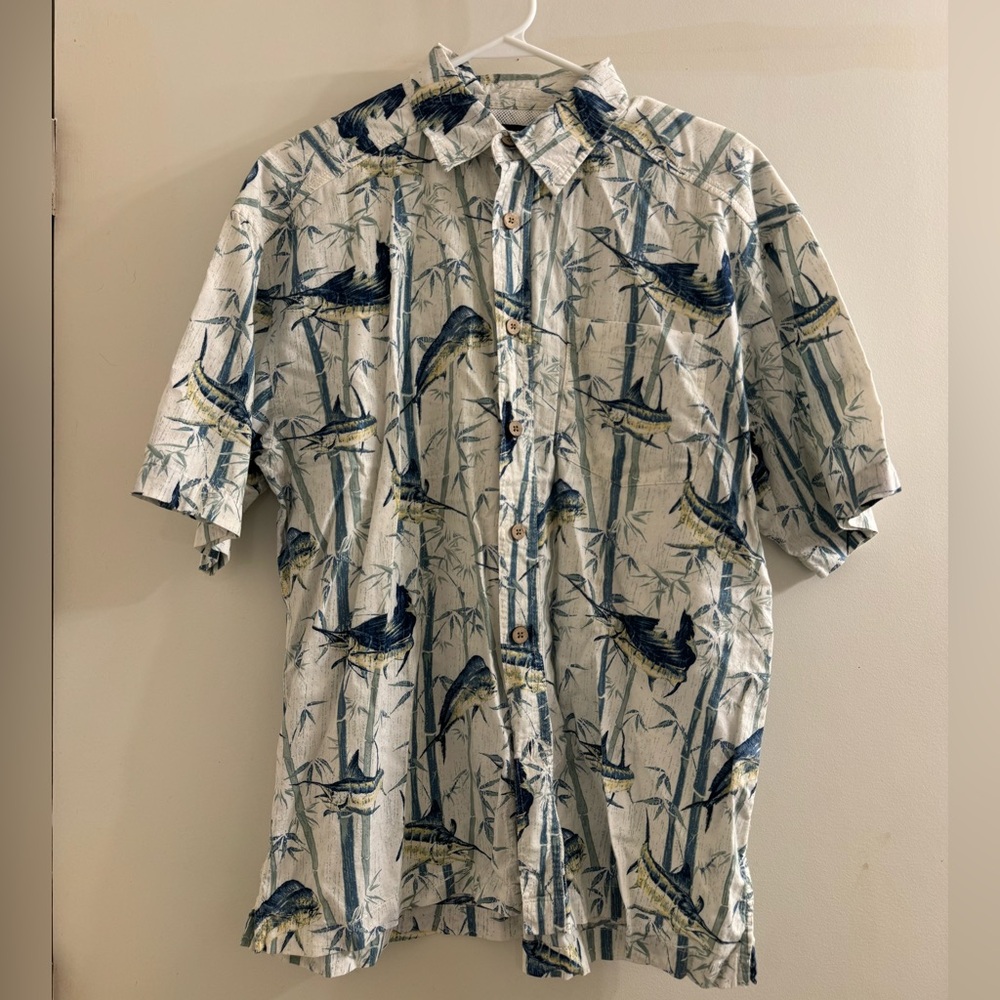 Reel Legends fishing shirt, marlins and mahi mahi
